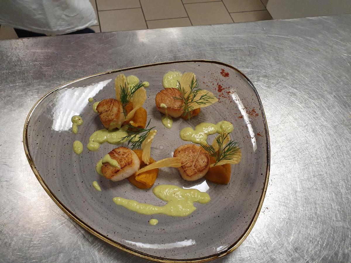 Logis Hotel Restaurant Le Relais De L'Abbaye Saint-Evroult-Notre-Dame-du-Bois 외부 사진
