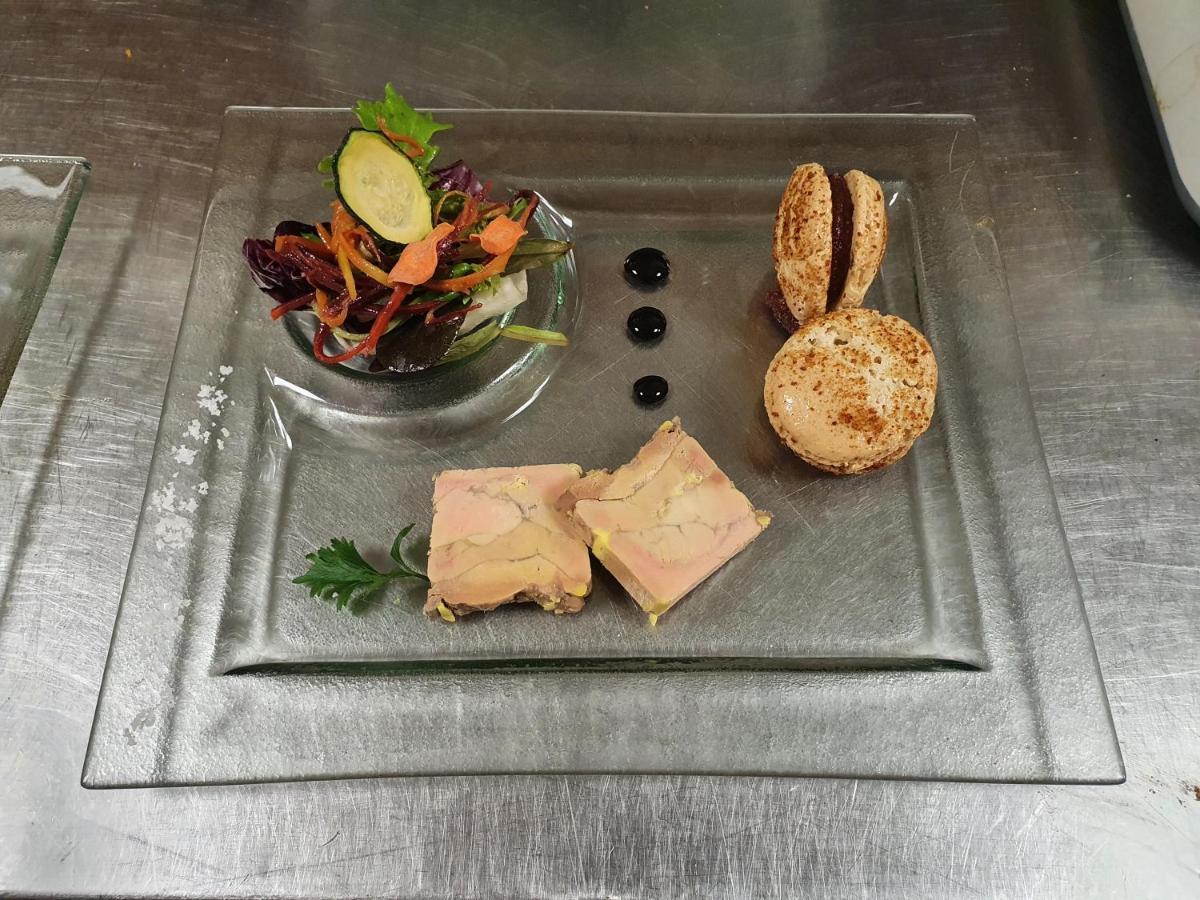 Logis Hotel Restaurant Le Relais De L'Abbaye Saint-Evroult-Notre-Dame-du-Bois 외부 사진