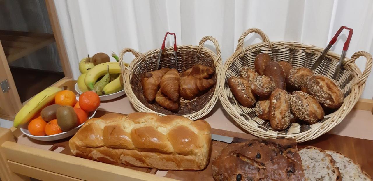 Logis Hotel Restaurant Le Relais De L'Abbaye Saint-Evroult-Notre-Dame-du-Bois 외부 사진
